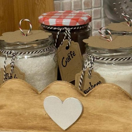 B&B Il Pomo d'oro - DAILY HYGIENIZED Assemini Esterno foto
