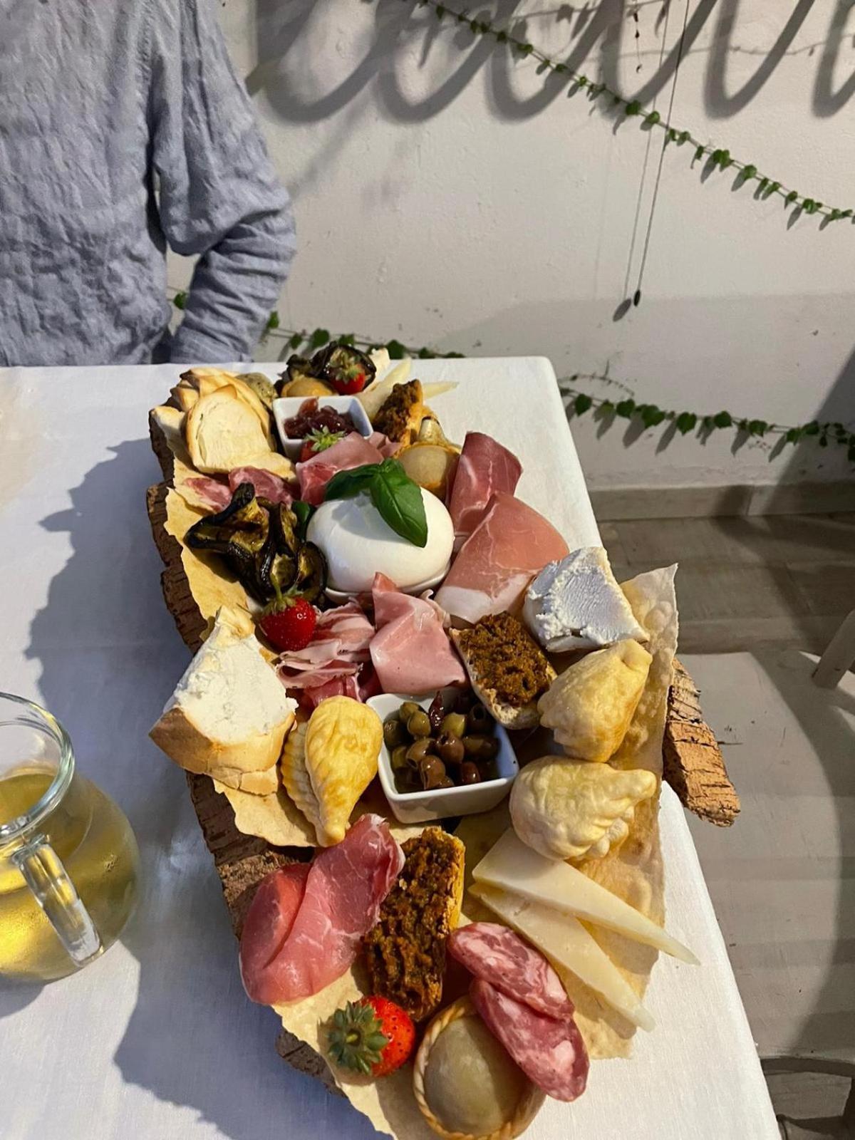 B&B Il Pomo d'oro - DAILY HYGIENIZED Assemini Esterno foto